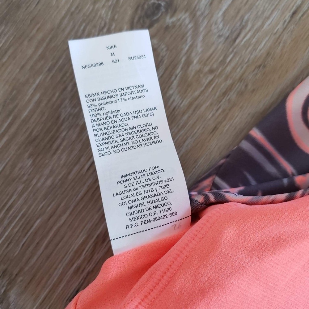 Excellent condition Nike top - Picture 7 of 8